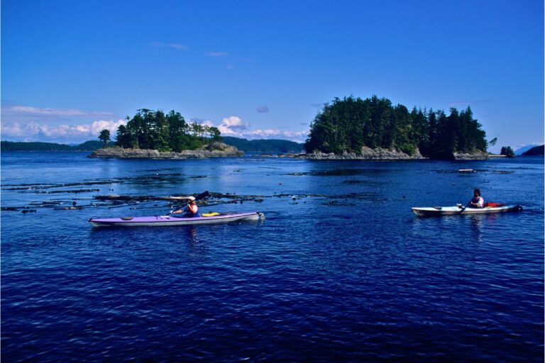 13 Best Places For Canoeing & Kayaking in Canada [2025]